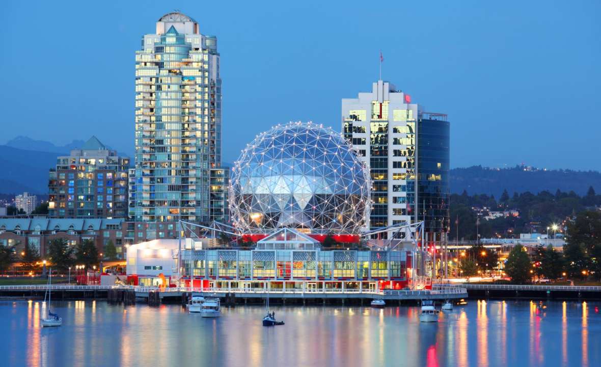 canada-vancouver-night-harbour