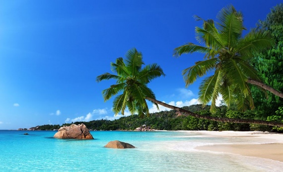 Seychelles-Beach-view-couple-honeymoon-ocean-relax-romantic