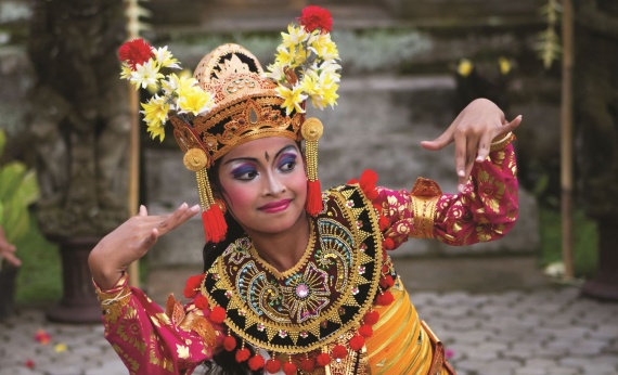 Bali-Traditional-Lady-colour-traditional-style