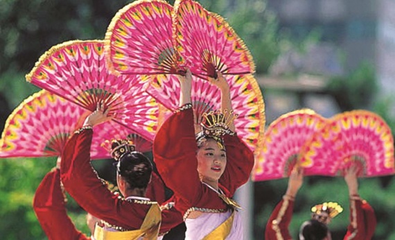 Korea-Dancers