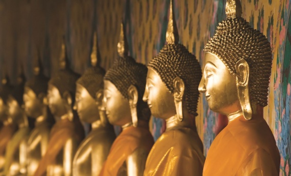 golden-buddha-Bangkok-traditional