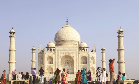 People-Taj-Mahal-Agra