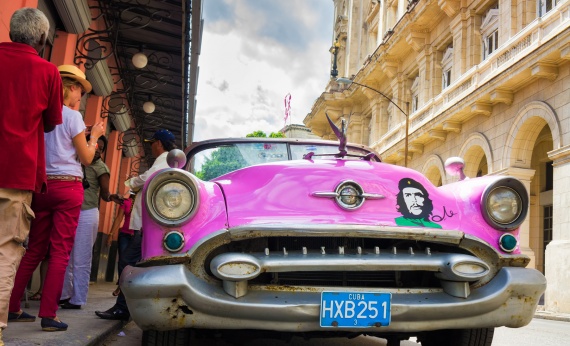 Vintage-car-old-town-Havana-Cuba