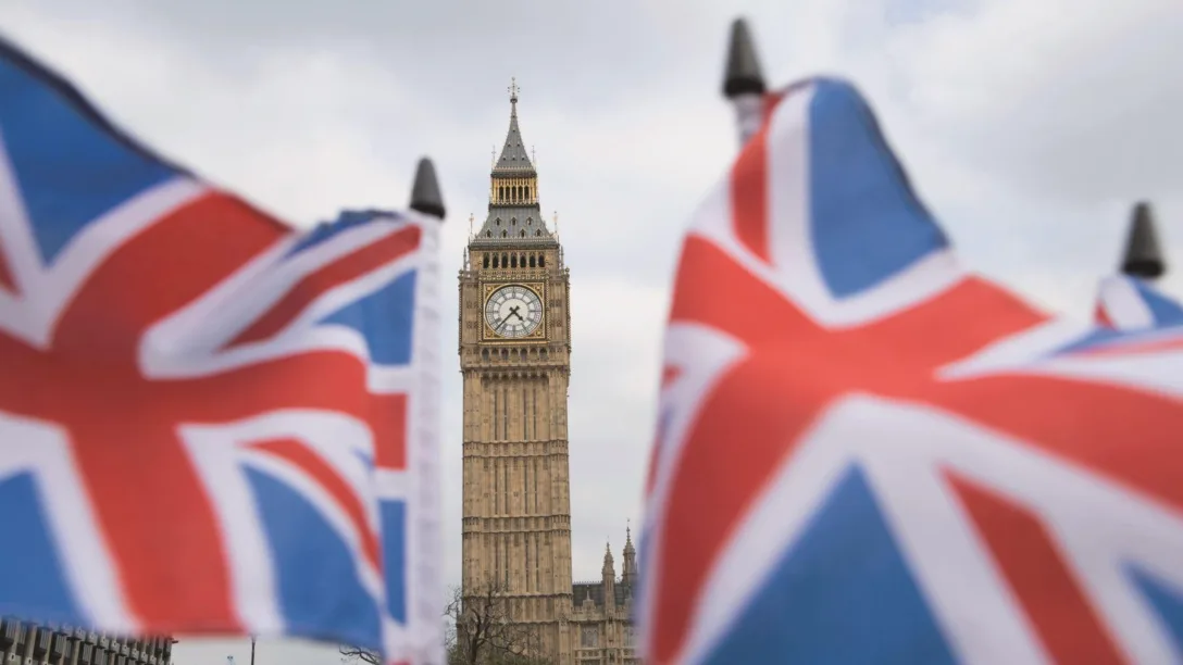 London-Big-Ben-Flags