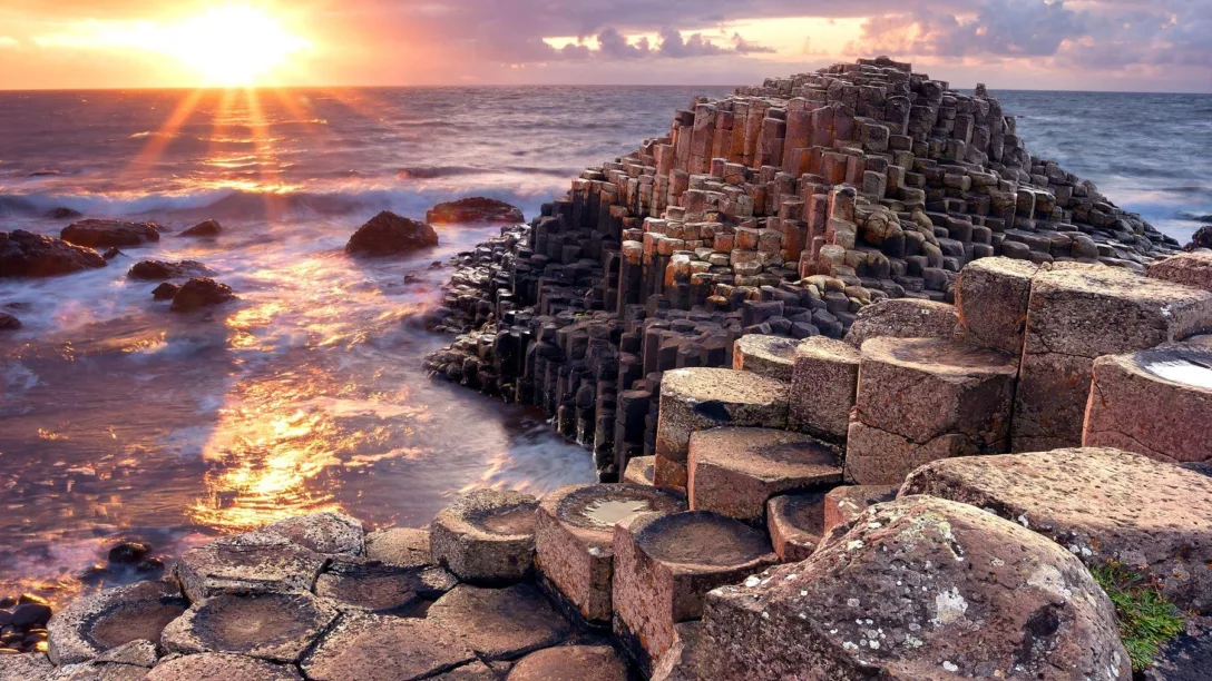 Giants Causeway, Northern Ireland shutterstock_234549214