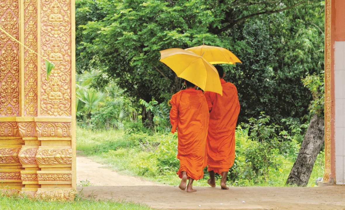 Cambodia-monks-colour-traditional-culutre