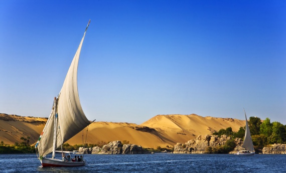 Felucca-on-the-Nile Egypt-river-boat-family-view-culture
