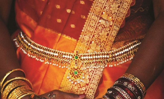 Traditional-Lady-Detail-Close-Up