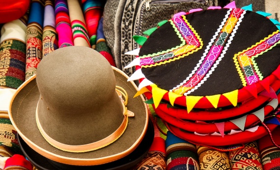 Colorful-Fabric-market-Peru